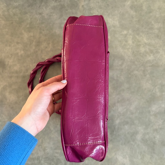 fuschia faux croc leather shoulder tote bag - Picture 8 of 14